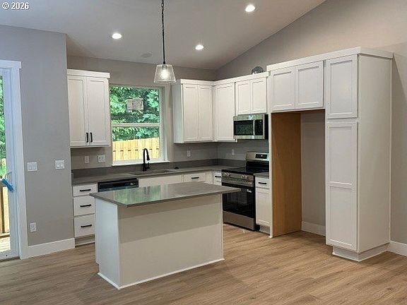 5th image of 2240 NE 207th Pl