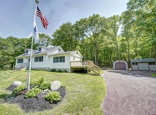 206 Doe Ln, Stroudsburg, PA 18360