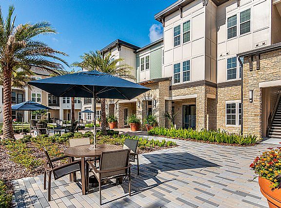 2nd image of 2700 Sabal Alexander Cir #2-112