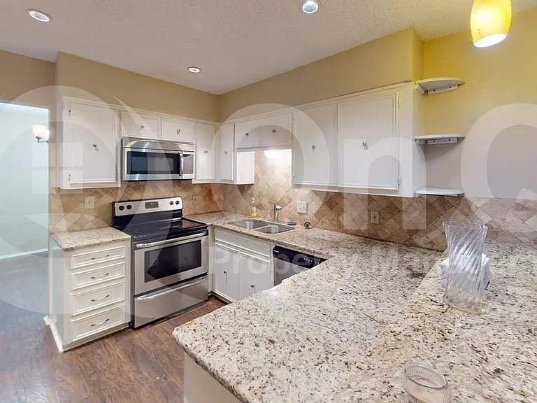 5809 Chimney Wood Cir — Photo 10