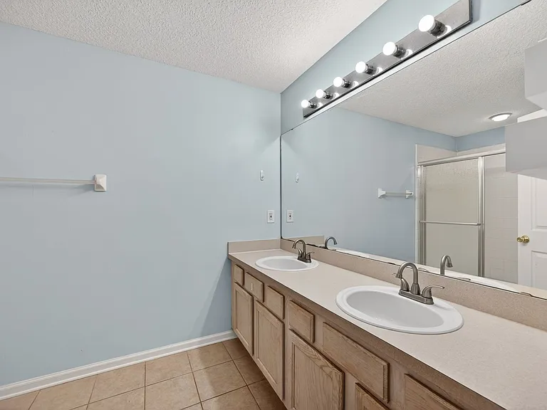 13727 Richmond Park Dr N #105 — Photo 13