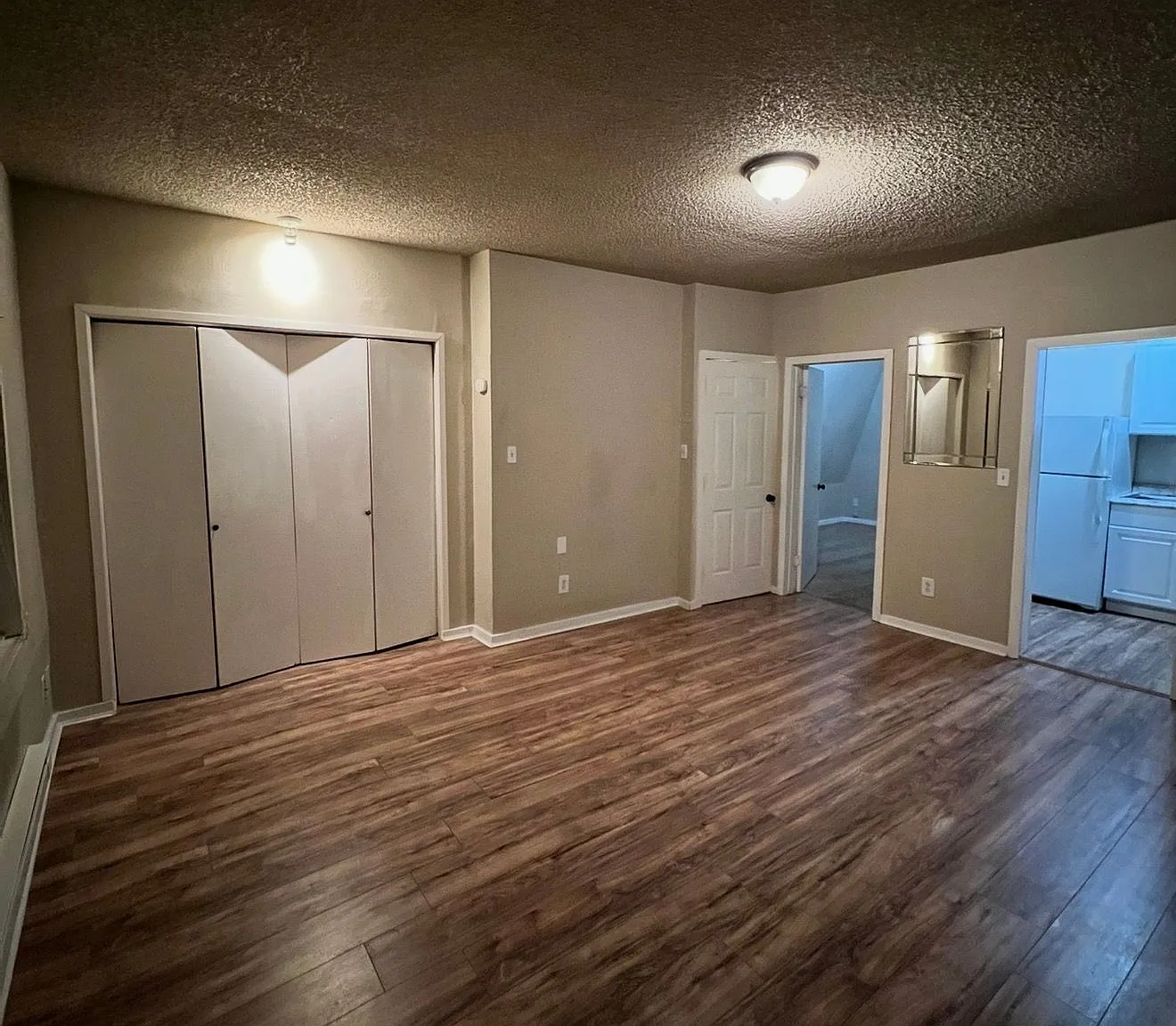 Beautiful 1 Bedroom Tacoma Apartment Near 6th Ave! — Photo 1