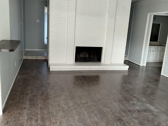 4th image of 1908 Forestdale Dr