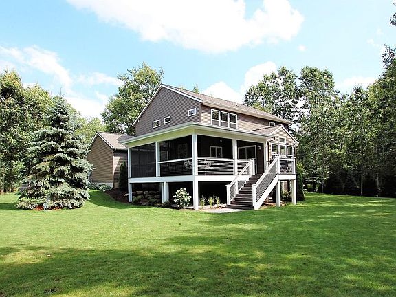 4th image of 9311 Bay Harbor Ct NE