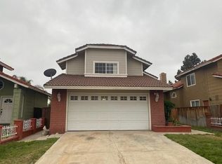 16987 Walnut Ct, Fontana, CA 92336