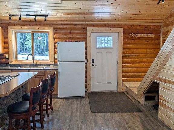 5th image of 8854 River Rd