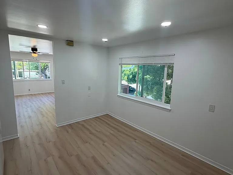 831 Opal Dr — Photo 5