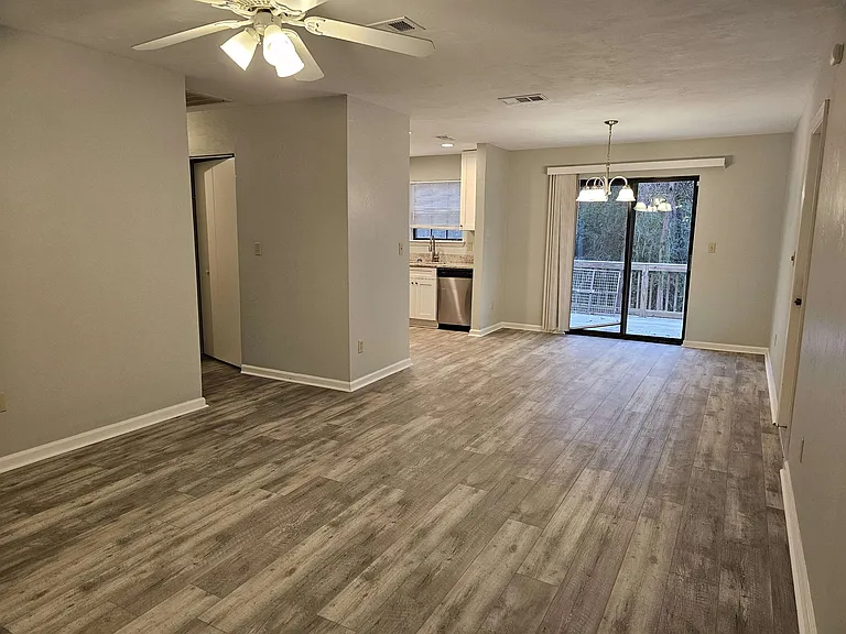 8224 Hunters Ridge Trl — Photo 5