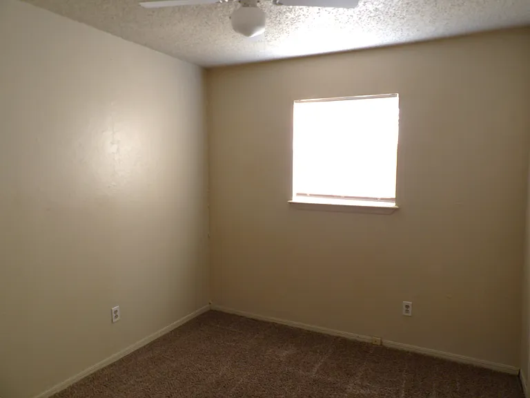 6454 NW Columbia Ave — Photo 4