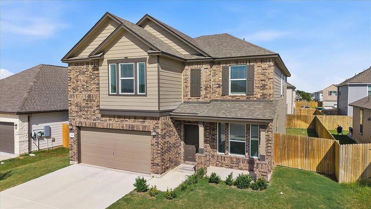 4 bed, 2.5 bath, 2891 sqft, $2,695 — Photo 4