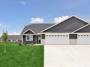 615 Field Point St, Roberts, WI 54023