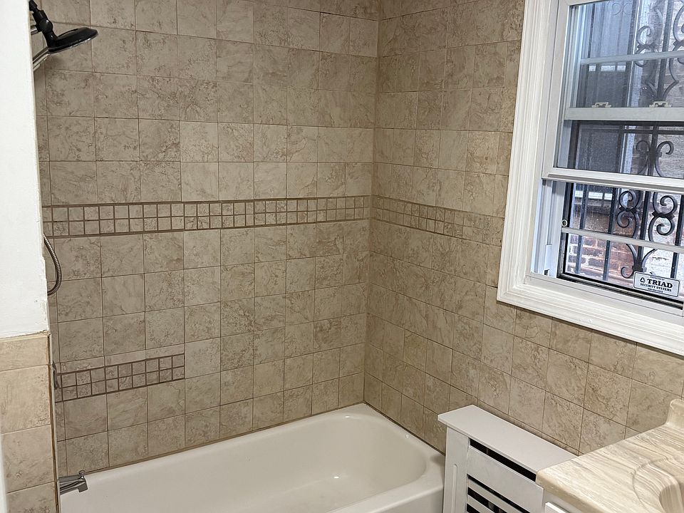 2nd image of 15 Park Pl #1