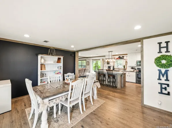 238 Las Palomas, Lytle, TX 78052