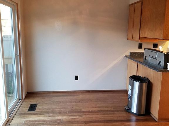 4th image of 868 S Shasta Ave