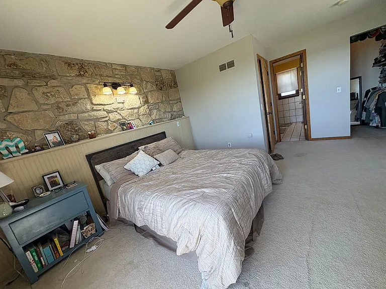 4676 N Dwight Dr — Photo 17