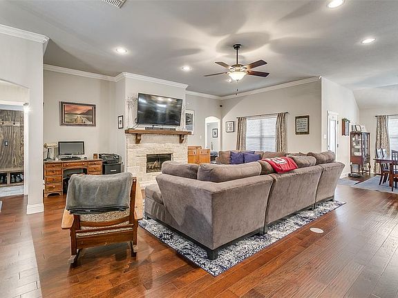 4th image of 1029 Thistle Hill Trl