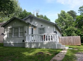 702 S Peach Tree Ave, Springfield, MO 65802