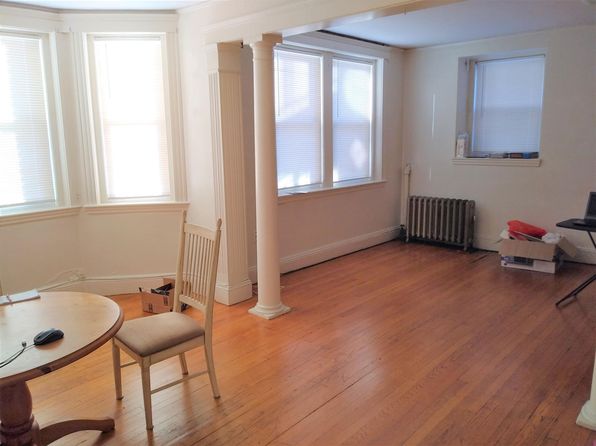 475 Highland Ave APT 3