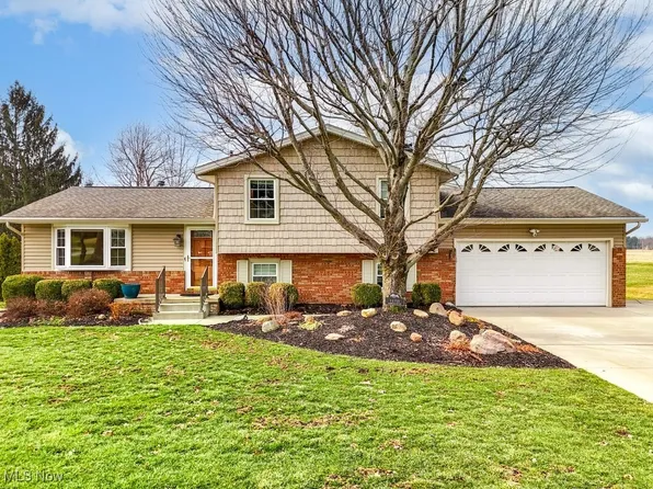 11755 Basswood Ave NW, Uniontown, OH 44685