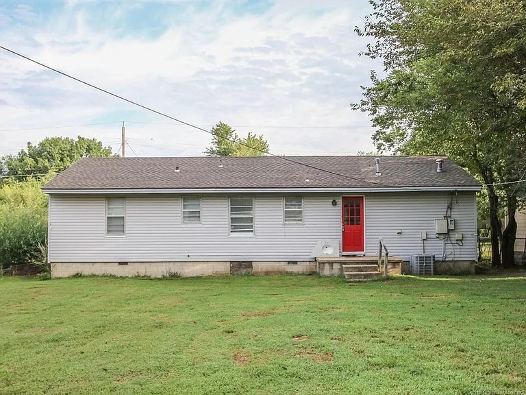 2536 W Easton St N — Photo 28