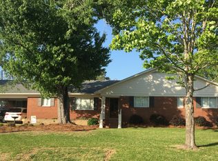1226 Lee St, Tupelo, MS 38804