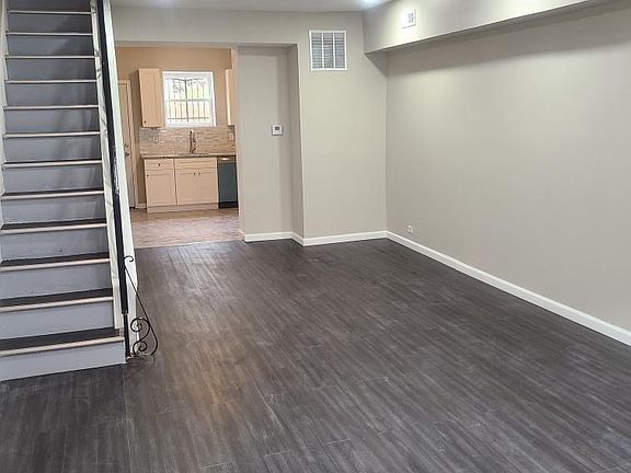 2nd image of 725 Tree St