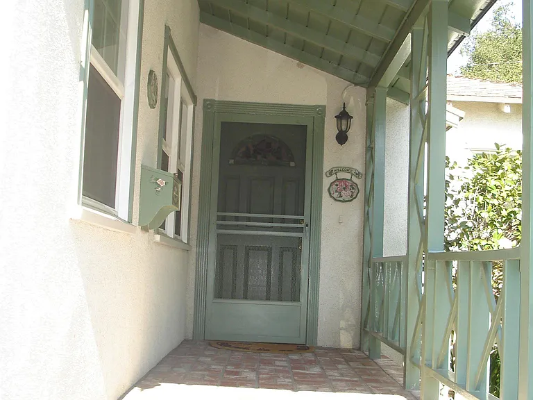725 N Fairview St — Photo 4