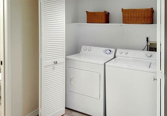 5th image of 8574 Villa La Jolla Dr APT 313