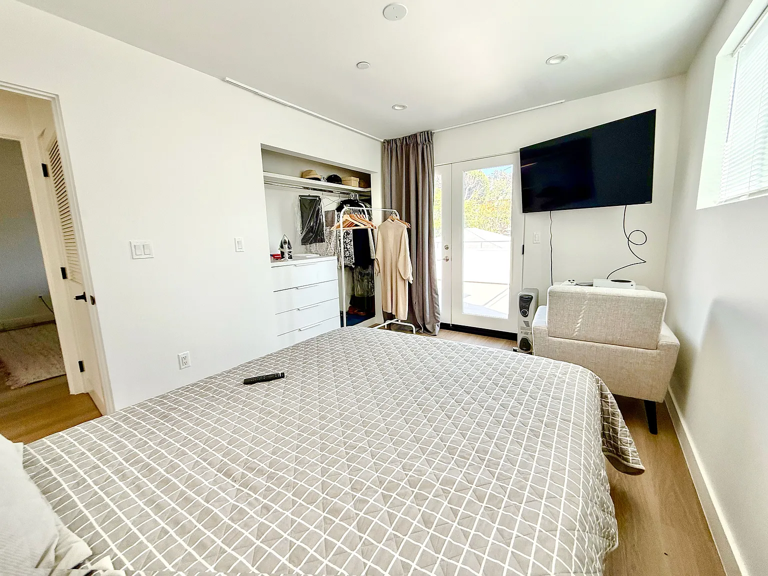 2 bed, $4,800 — Photo 4