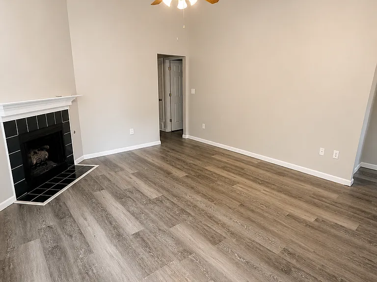 9277 Grove Manor Dr — Photo 2