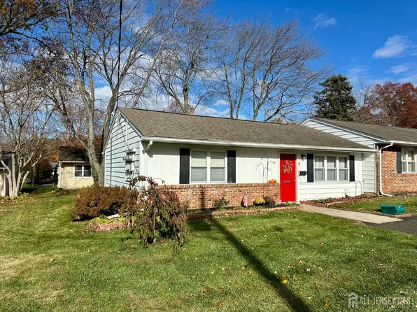 9 Nebraska Dr, Matawan, NJ 07747