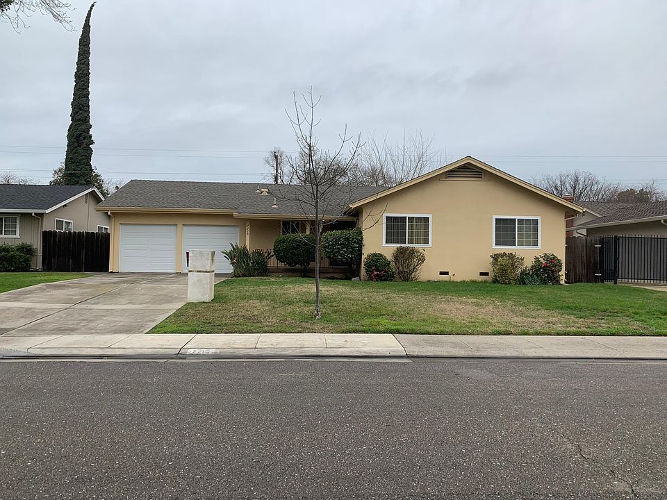 1st image of 7715 Oakcreek Dr