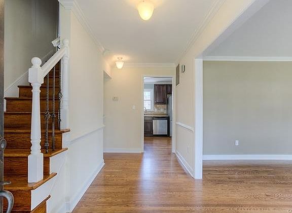 4th image of 4501 Wraywood Ave