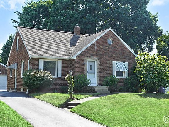 2nd image of 2121 Finsbury Ln NW