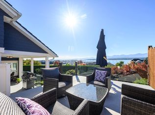 1935 Taylor Ave, Comox, BC V9M1S8