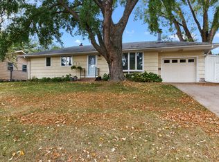 2225 Prosperity Rd, Saint Paul, MN 55109