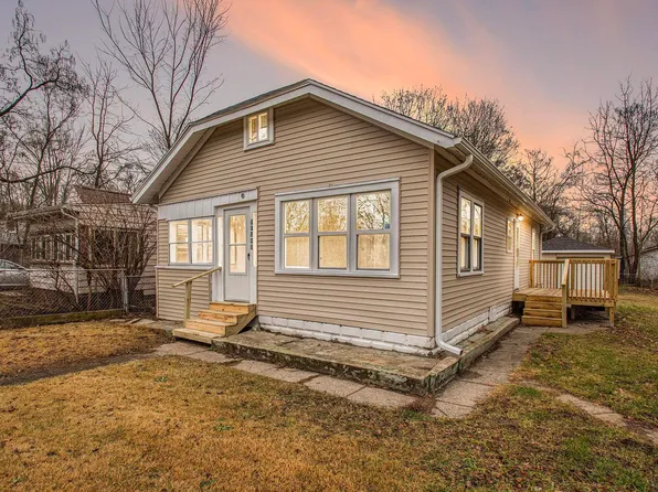 55590 Moss Rd, South Bend, IN 46628