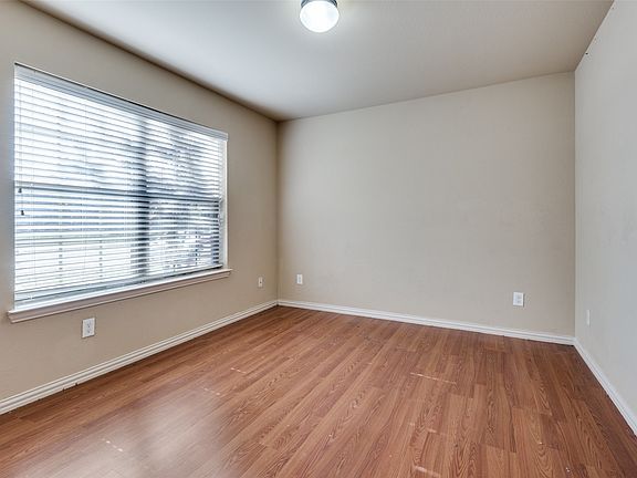 4th image of 1615 Ridgemar Dr