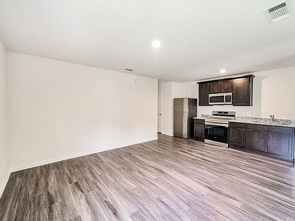 2nd image of 204 Paschall Blvd