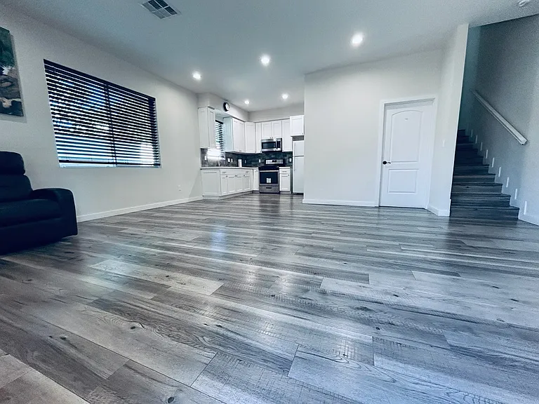 13859 Valerio St — Photo 5