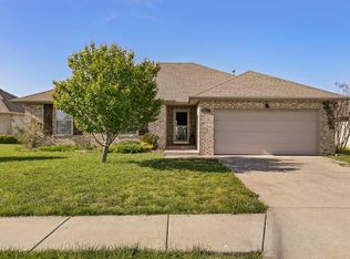 1909 E Overland Dr, Ozark, MO 65721