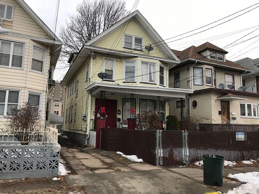 2nd image of 321 Pennington St
