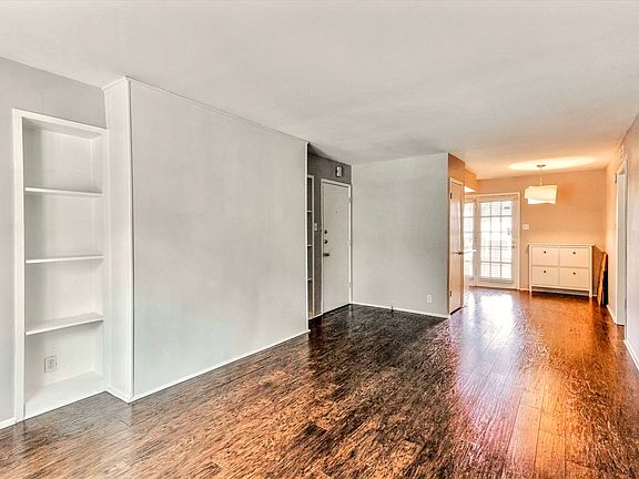 3rd image of 5226 Fleetwood Oaks Ave APT 214F