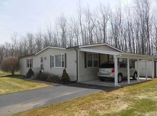 37 Hidden Meadows Dr, Bergen, NY 14416