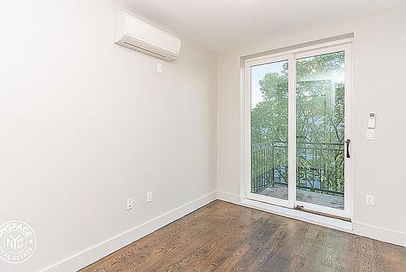 3rd image of 164 Erasmus St #4D