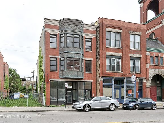 2nd image of 2209 W North Ave