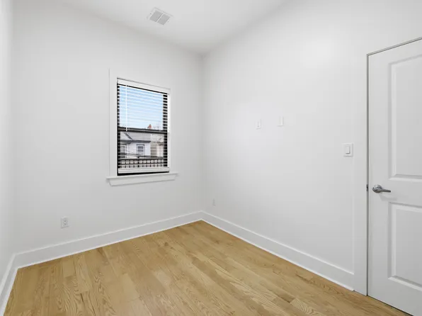 32 Charles Street image 17 of 20