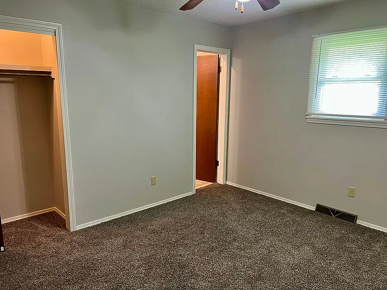 903 E Cambridge St — Photo 8