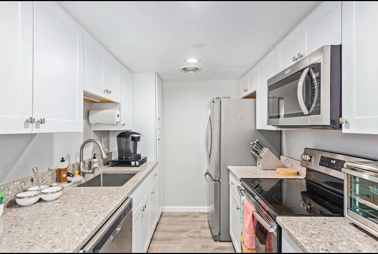 2 bed, 1.5 bath, 950 sqft, $1,850 — Photo 1