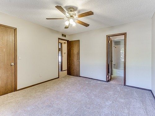 5th image of 2320 Lindenwood Ln